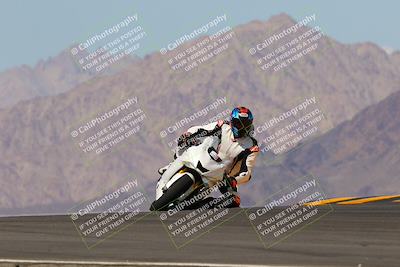 media/Oct-03-2022-Moto Forza (Mon) [[5f077a3730]]/Intermediate Group/Session 4 (Turn 9)/